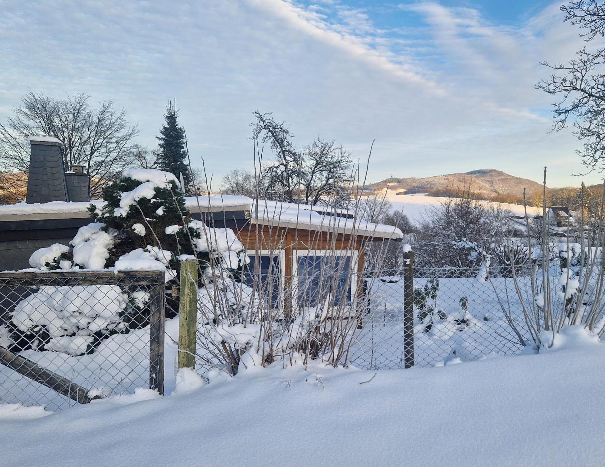 משדה Ferienhaus Berghausen Am Hennesee מראה חיצוני תמונה